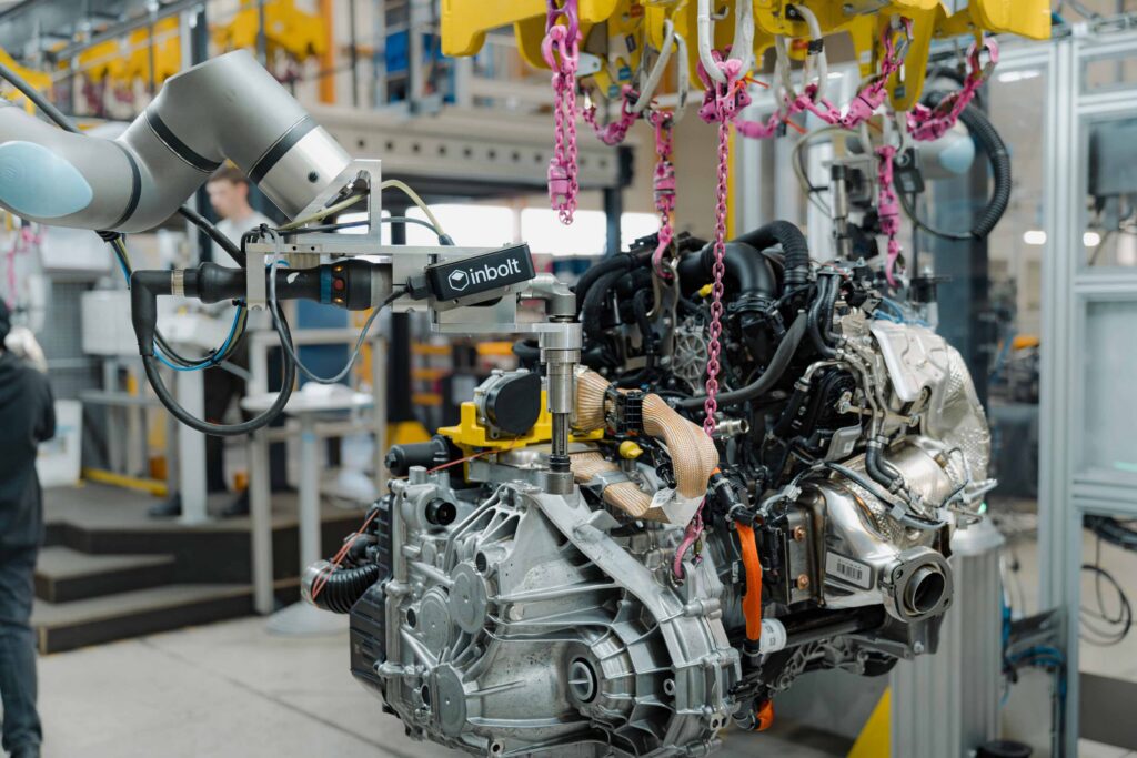 A first-of-its-kind deployment: How thyssenkrupp automated a non-stop Mercedes engine line-product-thumbnail